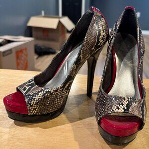 Jessica Simpson Red, Black & Snakeskin Peep Toe Heels – Size 6